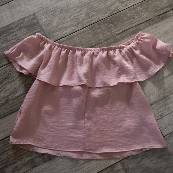 Pink Silk Off the shoulder Crop top - Picture 3 of 3